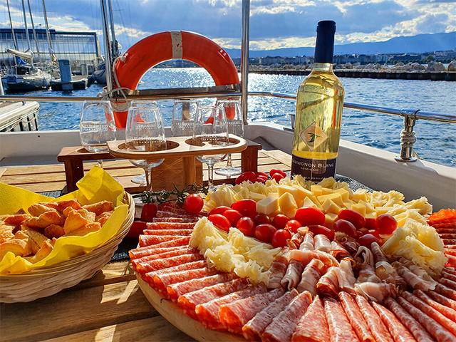 Instant gastronomique sur le lac Léman : 1 croisière avec dégustation de vins et collations - Coffret Cadeau, Box expérience Smartbox on Productcaster.