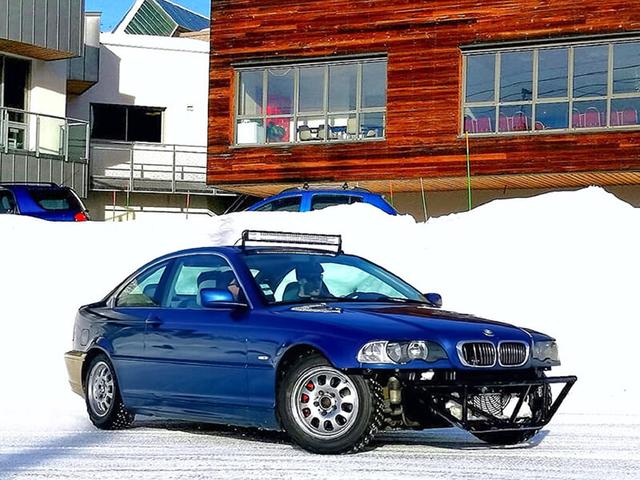 Pilotage sur glace d'une voiture de sport à l'Alpe d'Huez - Coffret Cadeau, Box expérience Smartbox on Productcaster.