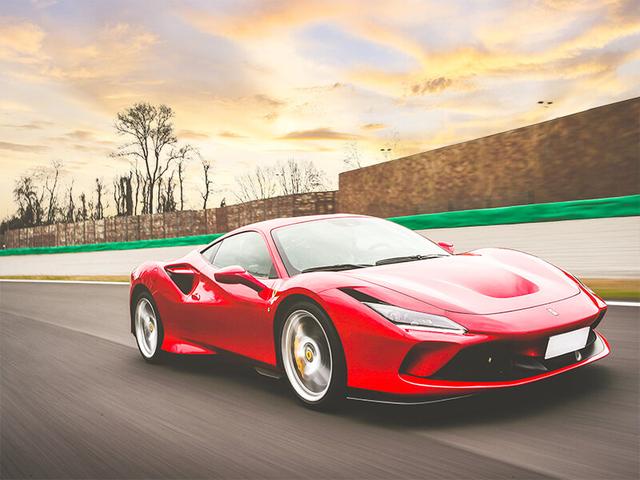 1 giro al volante di una Ferrari 488 GTB sul Circuito di Vairano - Cofanetti Regalo Smartbox on Productcaster.