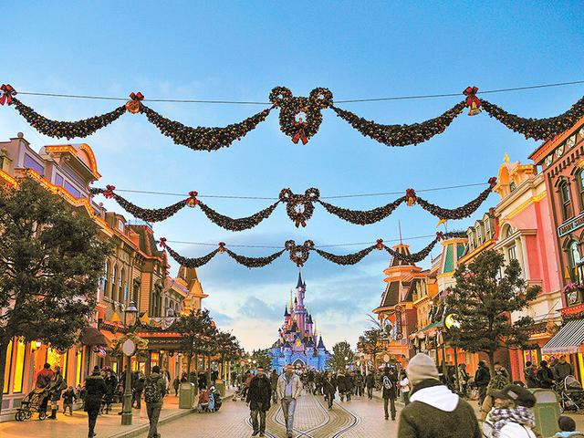 Bongo - Journée à Disneyland Paris : 1 entrée adulte haute saison pour les 2 parcs - Coffret cadeau, Box expérience Black Friday, Noël on Productcaster.