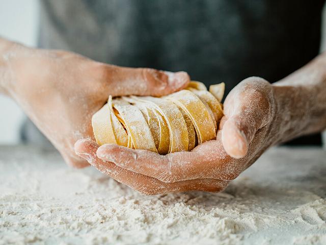 Smartbox - ¡Sabor a Italia!: un curso de cocina italiana de 3 horas en Madrid para 4 personas - Gastronomía on Productcaster.