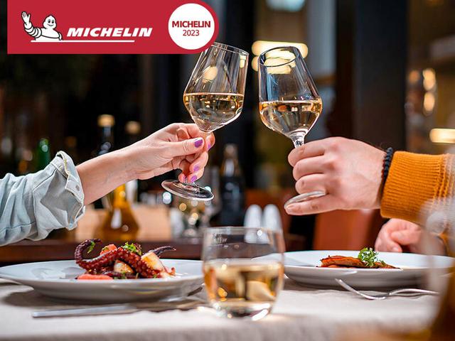 Ein 4-Gänge-Découverte-Menü mit Wein für 2 Personen im MICHELIN-Restaurant Chez Meyer's - Smartbox Geschenkideen on Productcaster.