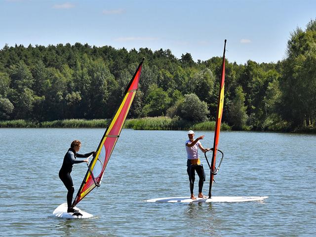 Smartbox - Wind im Haar beim 2-tägigen Windsurfing-Kurs im Fränkischen Seenland - Geschenkideen on Productcaster.