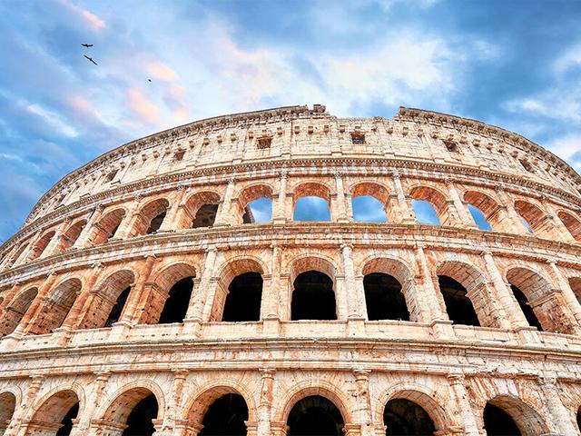 Smartbox - Roma e la sua storia con 3 notti di lusso in hotel 4* e ingresso al Colosseo - Cofanetti Regalo on Productcaster.