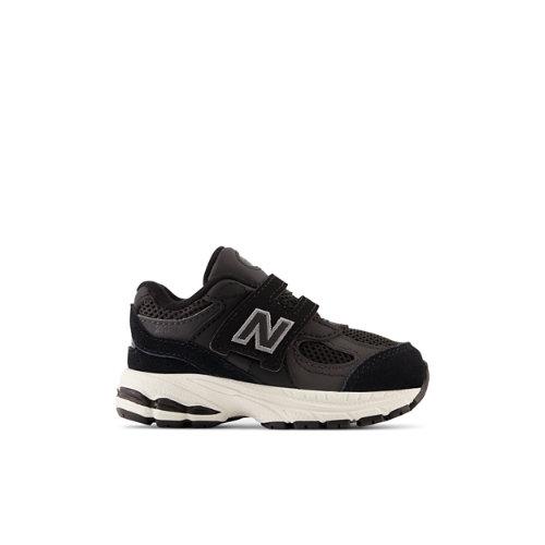 New Balance Enfant 2002 Hook & Loop en Noir, Leather, Taille 17 on Productcaster.