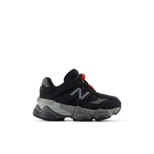 New Balance Enfant 9060 en Noir/Gris, Synthetic, Taille 17 on Productcaster.