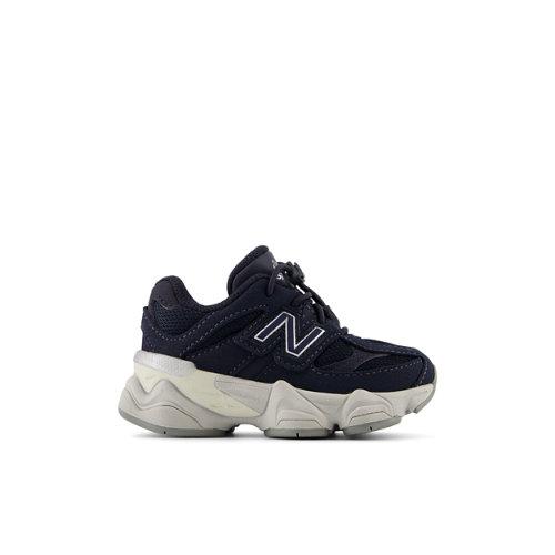 New Balance Enfant 9060 en Blue, Synthetic, Taille 18.5 on Productcaster.