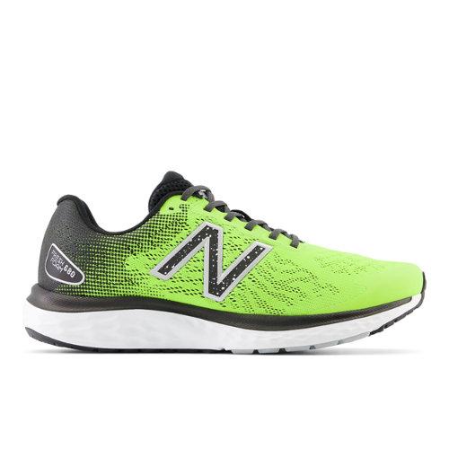 New Balance Mænd Fresh Foam 680v7 i Green Textile, Størrelse 40.5 on Productcaster.