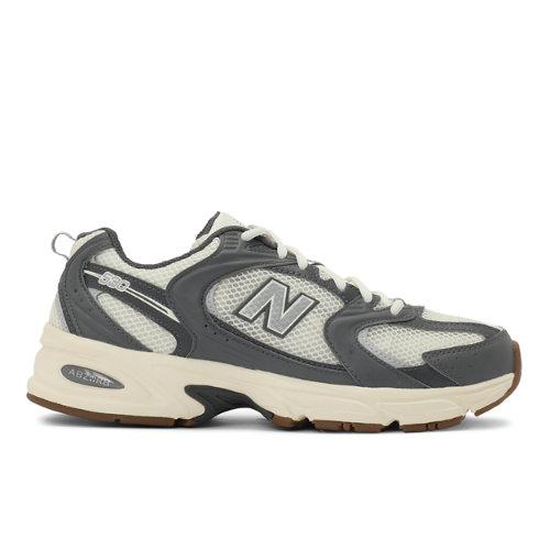 New Balance Unisex 530 Sneakers in Grau/Beige/Weiß, Synthetic, Größe 42 on Productcaster.