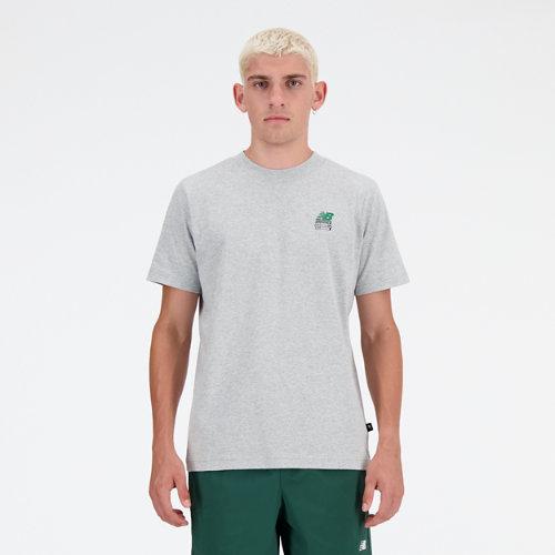 New Balance Herren Sport Essentials Bookshelf T-Shirt in Grau, Cotton, Größe L on Productcaster.