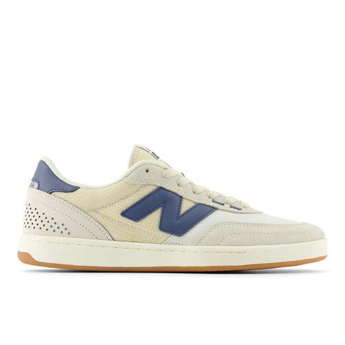 New Balance Homme NB Numeric 440 V2 en White/Blue, Suede/Mesh, Taille 40 on Productcaster.