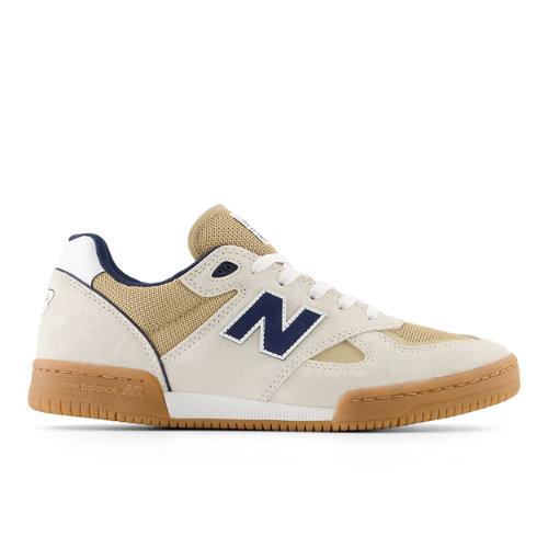 New Balance Homme NB Numeric Tom Knox 600 en Blanc/Bleu, Suede/Mesh, Taille 42 Large on Productcaster.