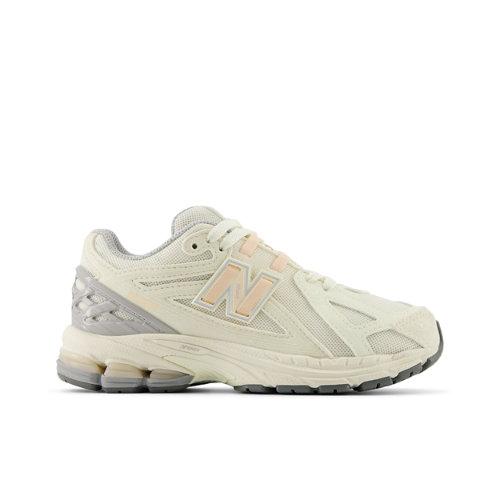 New Balance Enfant 1906 en Beige/Pink, Synthetic, Taille 30 on Productcaster.