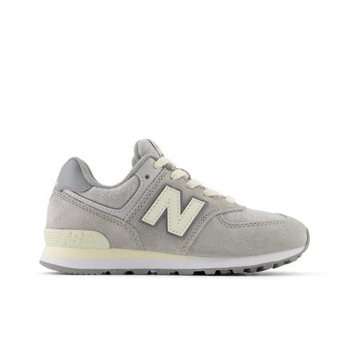 New Balance Niños 574 en Gris/Beige, Leather, Talla 28.5 on Productcaster.