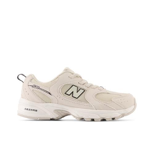 New Balance Kinder 530 Bungee in Beige/Black, Synthetic, Größe 28 on Productcaster.