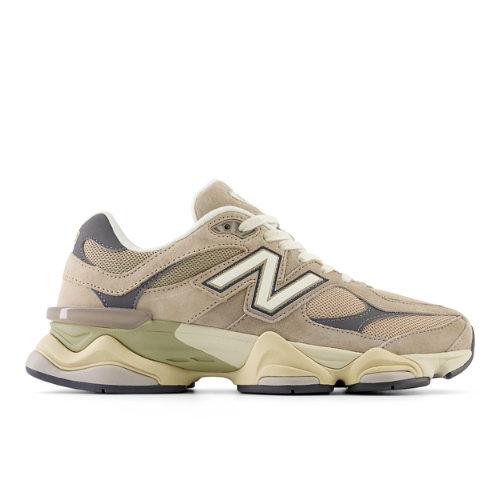 New Balance Unisexe 9060 en Brown/Grey/Beige, Suede/Mesh, Taille 49 on Productcaster.