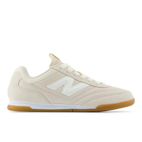 New Balance Unisex RC42 in Beige/White, Suede/Mesh, Größe 40.5 on Productcaster.