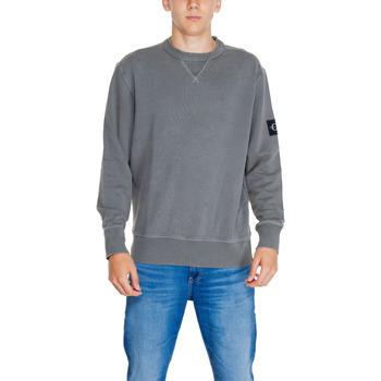 Sweater Calvin Klein Jeans WASHED BADGE CREW J30J325145 on Productcaster.