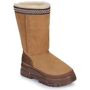 Snowboots UGG W CLASSIC TALL TRAILGAZER on Productcaster.