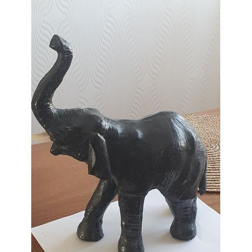 Éléphant en Papier Mâché Noir. on Productcaster.