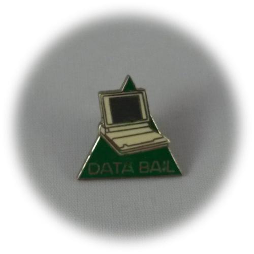 Pin's Data Bail Ordinateur Portable Informatique Vert on Productcaster.