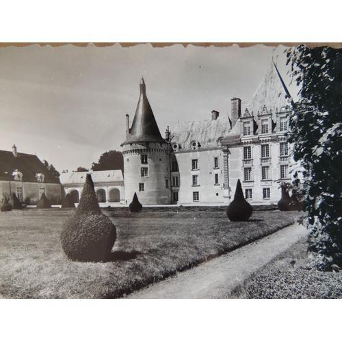 Azay-Le-Ferron : Le Château Vu Du Jardin on Productcaster.