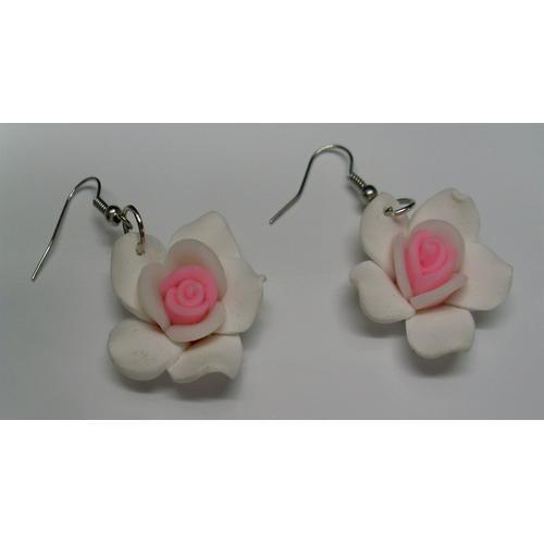 Boucle D'oreille Rose Pale on Productcaster.