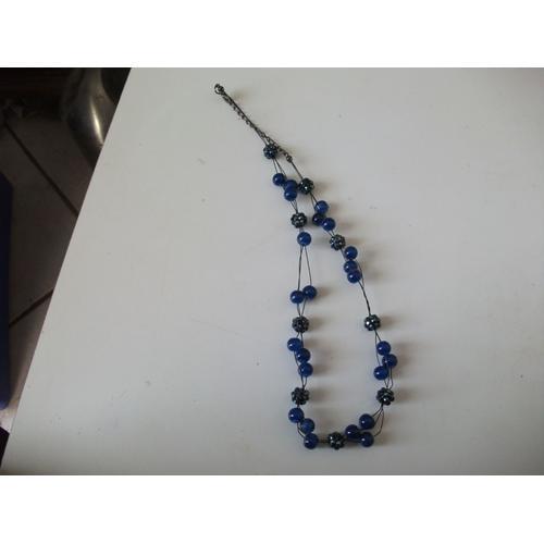 Collier De Perles Bleu Foncé on Productcaster.