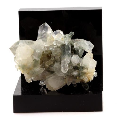 Quartz + Chlorite. 170.5 Ct. Massif Des Grandes Rousses, France. on Productcaster.