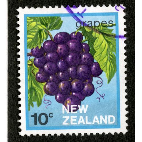 Timbre Oblitéré New Zealand, Grapes, 10c on Productcaster.