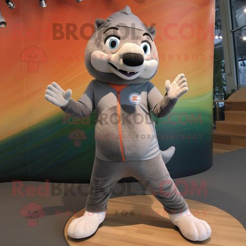 Costume De Mascotte Redbrokoly De Saumon Gris Habillé Avec Un Leggi... on Productcaster.