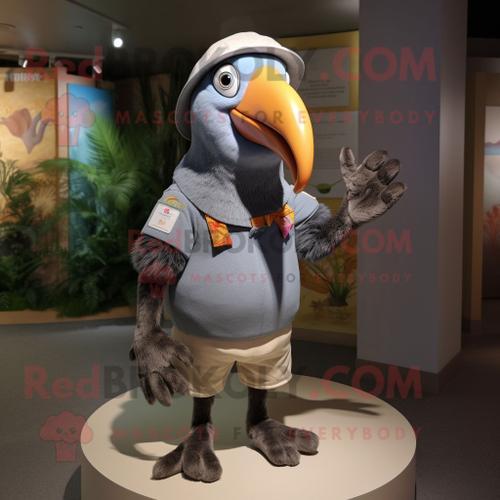 Mascotte Redbrokoly De Personnage De Toucan Gris Habillé D'une Barb... on Productcaster.