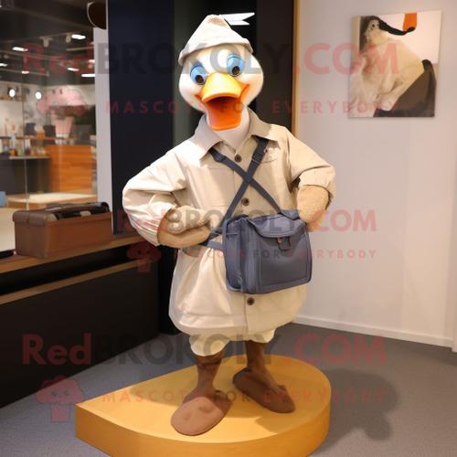 Personnage De Costume De Mascotte Redbrokoly Goose Habillé D'une Sa... on Productcaster.