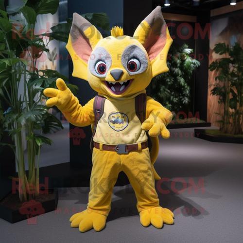 Mascotte Redbrokoly De Personnage De Chauve-Souris Jaune Habillée D... on Productcaster.