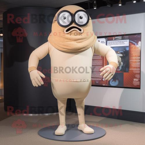 Mascotte Redbrokoly De Personnage De Cyclope Beige Habillé D'un Ras... on Productcaster.