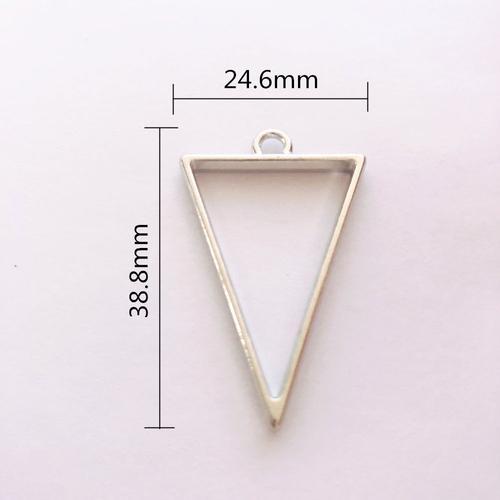 Breloque En Résine Époxy Uv, 10 Pièces, Triangle Métallique Géométr... on Productcaster.