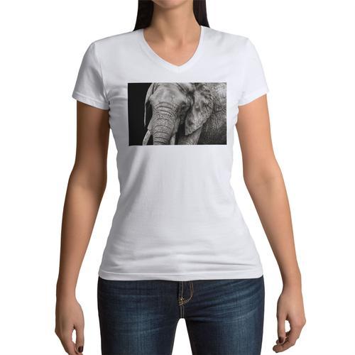 T-Shirt Femme Col V Gros Plan Sur Tete D'elephant Matriarche Beaute... on Productcaster.