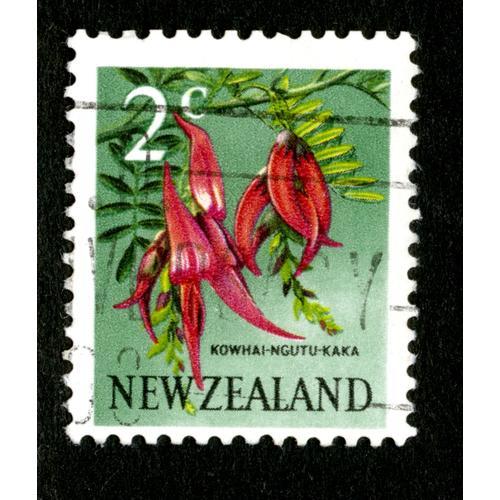 Timbre Oblitéré New Zealand, Kowhai-Ngutu-Kaka, 2c on Productcaster.