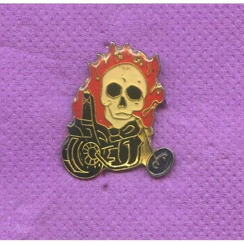 Rare Pins Pin's Moto Tete De Mort N373 on Productcaster.