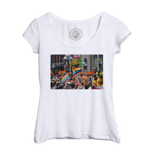 T-Shirt Femme Col Echancré Gay Pride Manifestation Lgbt Fierté Mili... on Productcaster.