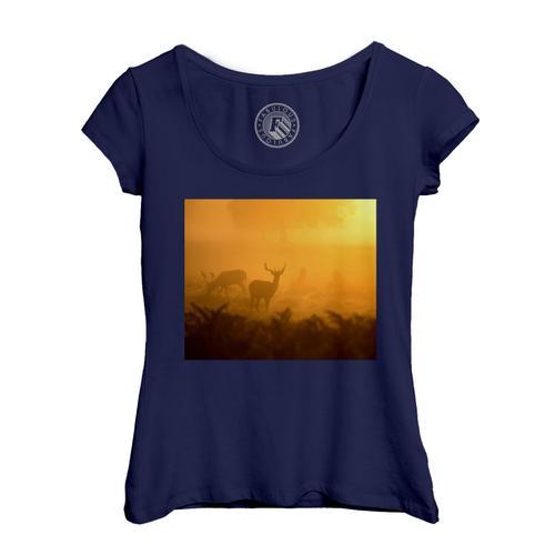 T-Shirt Femme Col Echancré Cerf Chevreuil Biche Dans L'aube Foret M... on Productcaster.