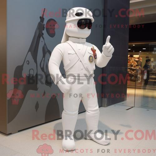 Mascotte Redbrokoly De Soldat Blanc Costume De Personnage Habillé A... on Productcaster.