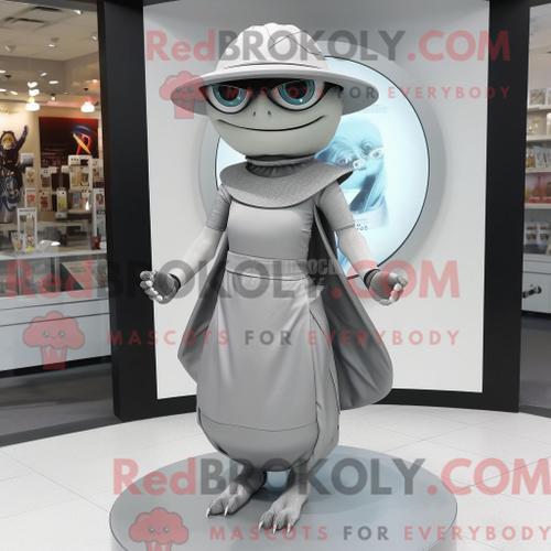 Personnage Mascotte Redbrokoly D Un Gyro Gris Habillé D Une Robe Fo... on Productcaster.