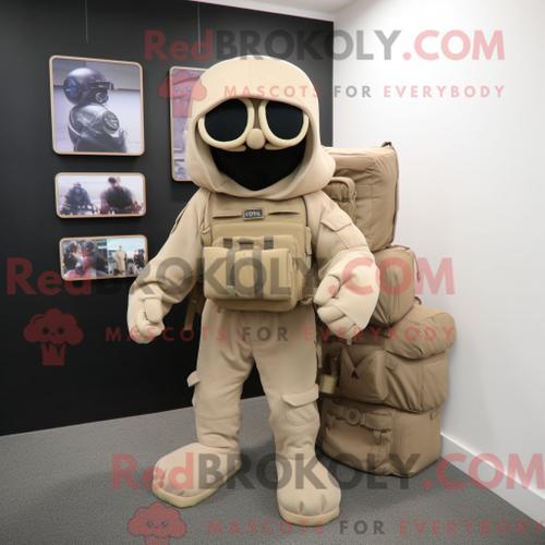 Mascotte Redbrokoly De Commando Beige Costume De Personnage Habillé... on Productcaster.