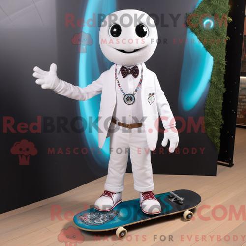 Costume Mascotte Redbrokoly De Skateboard Blanc Personnage Habillé ... on Productcaster.