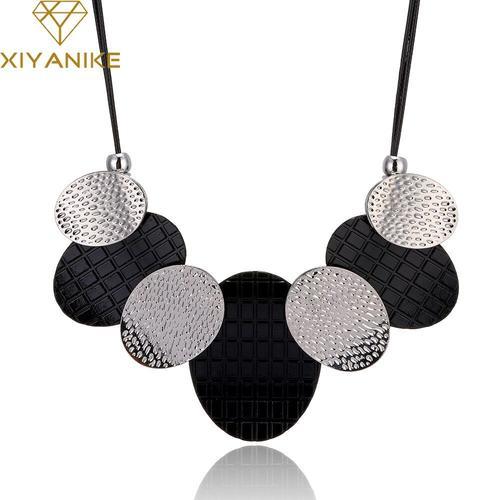 Colliers Et Pendentifs Mélangés Noir Et Blanc Pour Femmes, Bijoux R... on Productcaster.