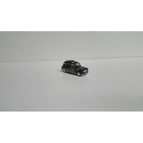 Renault 4 Parisienne 1963 - 1/87 - Ho-Universal Hobbies on Productcaster.