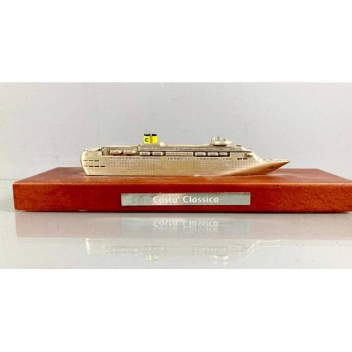 Maquette Metal Socle Acajou Paquebot Croisiere Costa Classica on Productcaster.