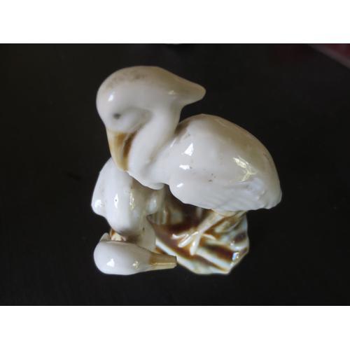 Biblot En Faience Représentant Des Cygnes Ou Des Oies on Productcaster.