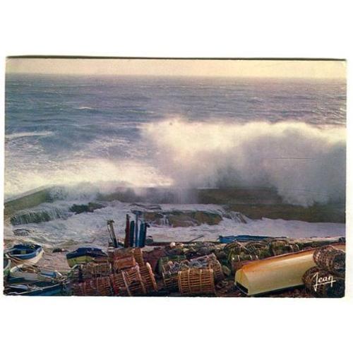 Carte Postale - Tempête Sur La Côte Bretonne on Productcaster.